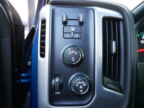 Used 2017 GMC Sierra 2500 SLE w/ HD SLE Preferred Plus Package image 16