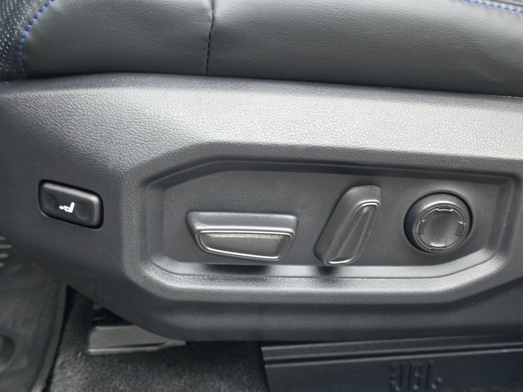 Used 2024 Toyota Tundra Platinum AWD/4WD image 35