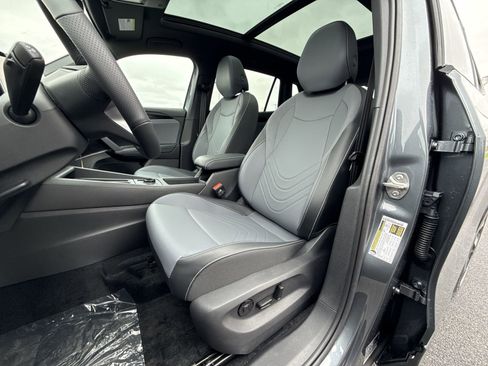 New 2026 Volkswagen Tiguan SE R-Line AWD/4WD image 12