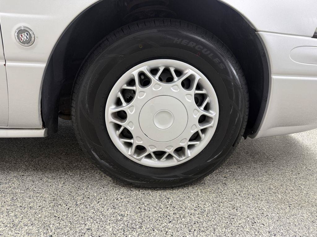 Used 2003 Buick Le Sabre Custom FWD image 28