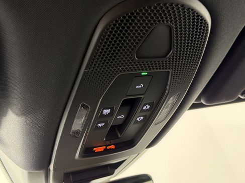 Certified 2024 Porsche Cayenne AWD/4WD image 19