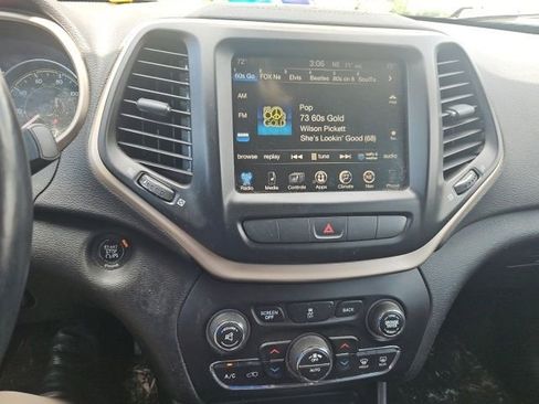 Used 2014 Jeep Cherokee Limited w/ Trailer Tow Group AWD/4WD image 5
