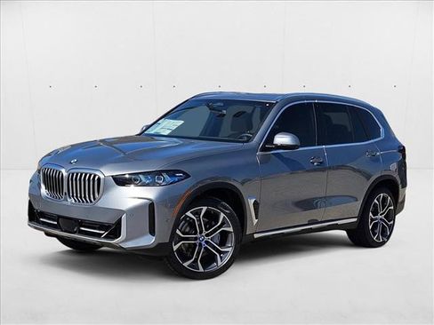 Used 2026 BMW X5 sDrive40i w/ Climate Comfort Package image 1