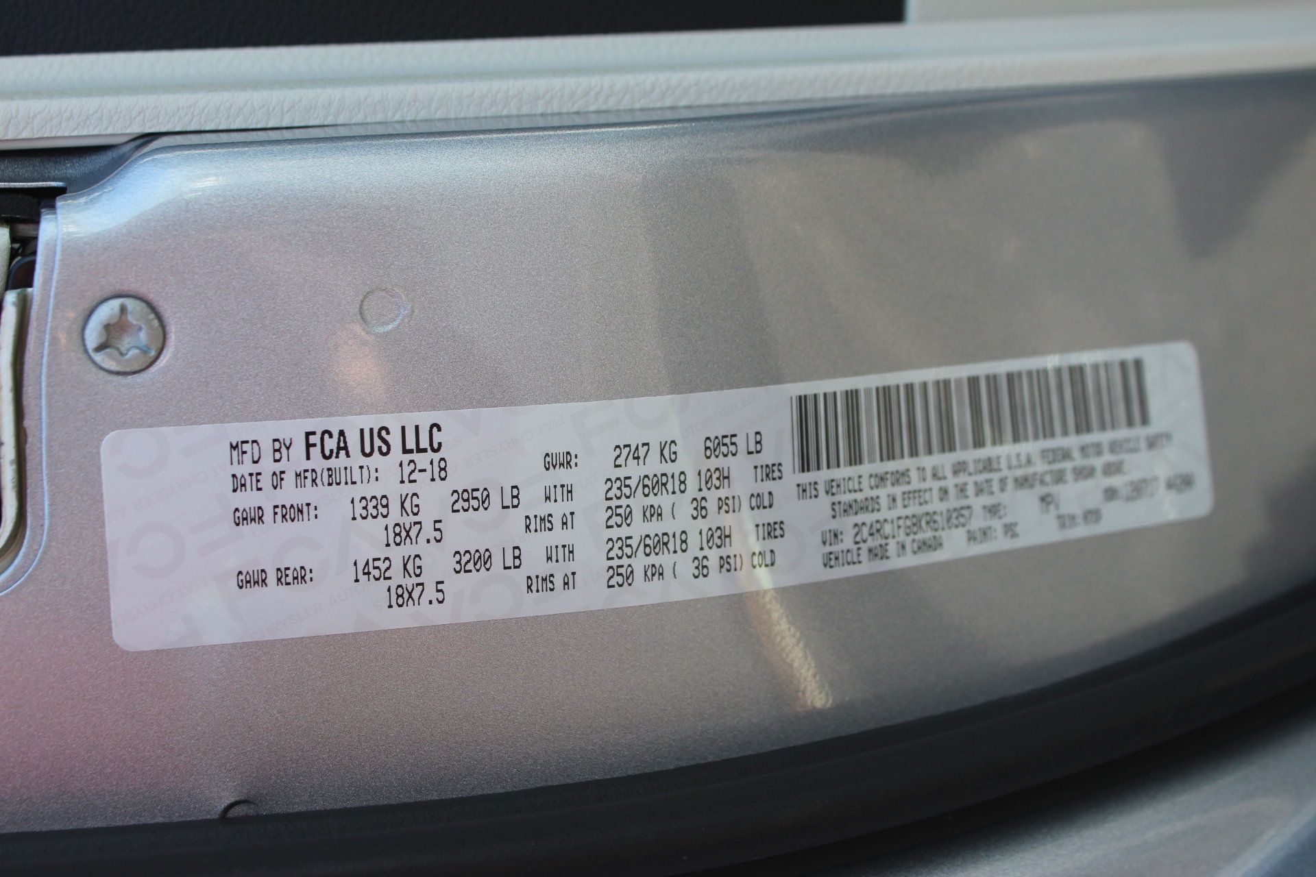 Used 2019 Chrysler Pacifica Touring Plus w/ Tire & Wheel Group FWD image 33