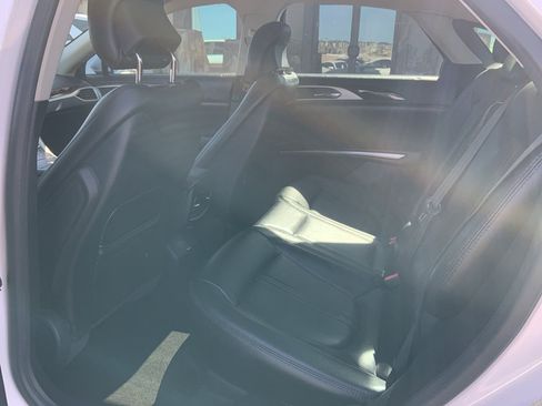 Used 2016 Lincoln MKZ FWD image 16