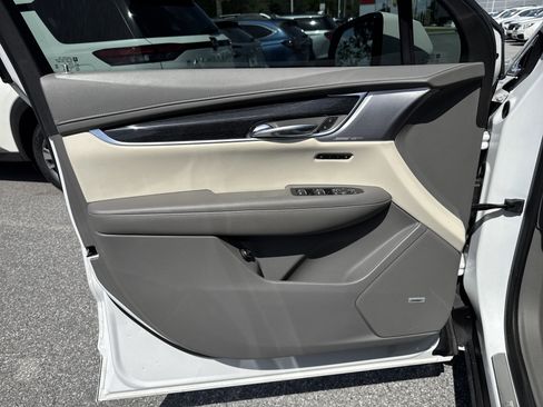 Used 2022 Cadillac XT6 Premium Luxury w/ Technology Package AWD/4WD image 10