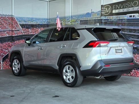 Used 2022 Toyota RAV4 LE AWD/4WD image 6