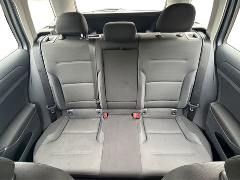 Used 2019 Volkswagen Golf S FWD image 13