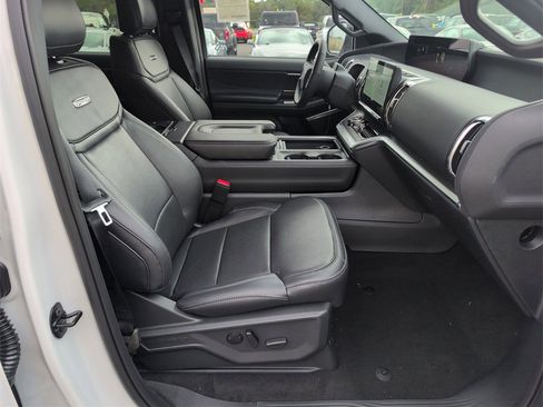 New 2025 Ford Expedition Platinum w/ Stealth Performance Package image 33