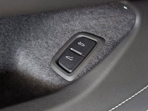 Used 2023 Chevrolet Corvette Z06 image 9