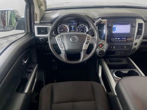 Used 2018 Nissan Titan SV w/ SV Convenience Package AWD/4WD image 23
