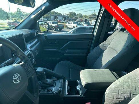 Used 2025 Toyota Tacoma SR5 AWD/4WD image 10