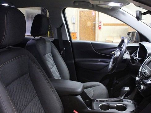 Used 2020 Chevrolet Equinox LT w/ Driver Convenience Package AWD/4WD image 10