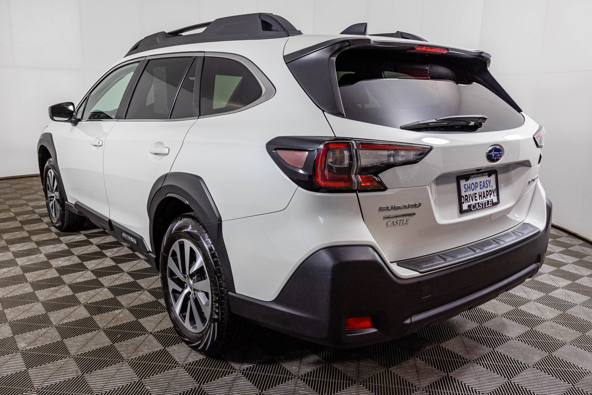 Used 2025 Subaru Outback Premium AWD/4WD image 17