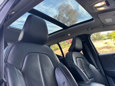 Certified 2023 Volvo XC40 B4 Ultimate FWD image 19