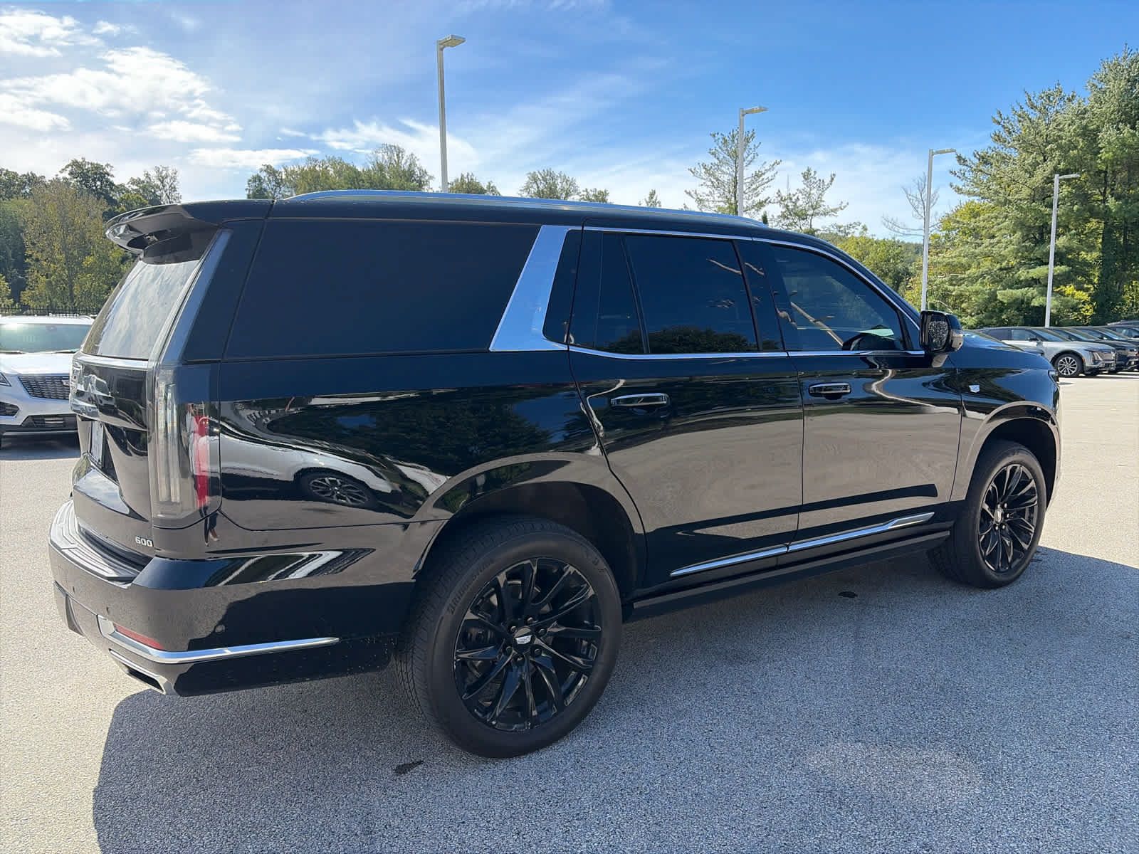 Certified 2025 Cadillac Escalade Premium Luxury w/ Touring Package AWD/4WD image 4