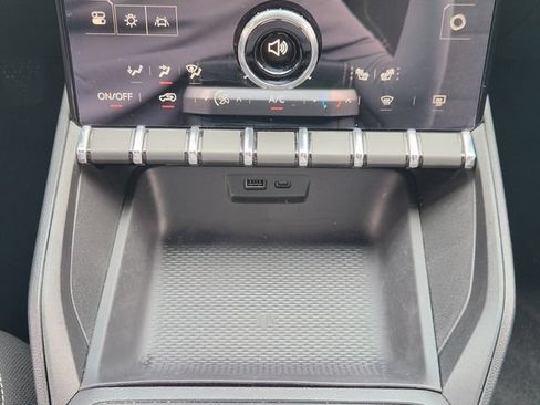 Used 2025 GMC Terrain Elevation w/ Technology Package II AWD/4WD image 21