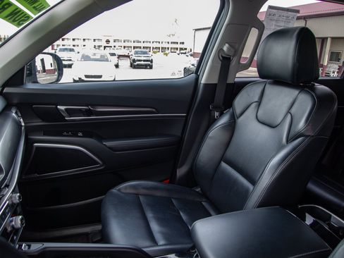 Used 2025 Kia Telluride S AWD/4WD image 14