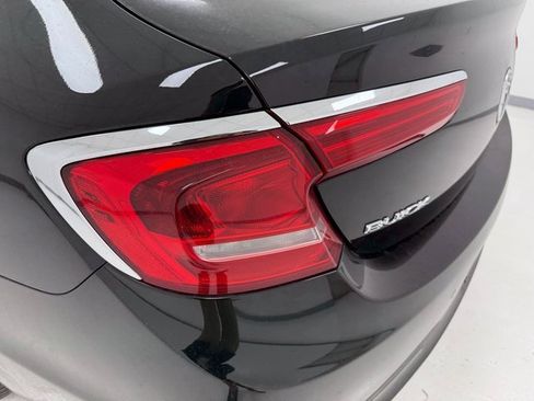 Used 2017 Buick LaCrosse image 8