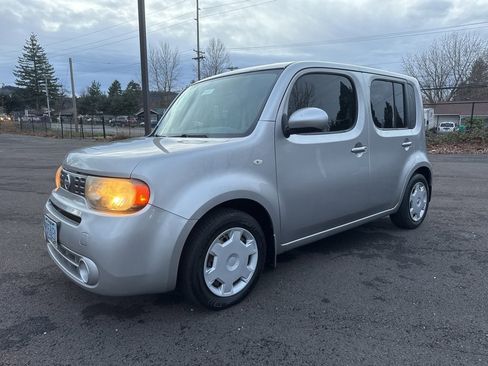 Used 2011 Nissan Cube 1.8 S w/ Interior Illumination Pkg image 3