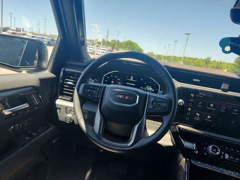 Certified 2025 GMC Sierra 1500 AT4 w/ AT4 Premium Package AWD/4WD image 15
