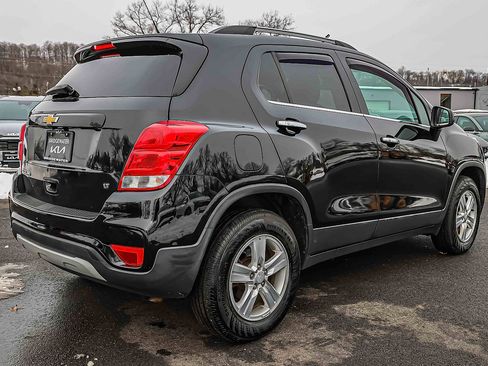 Used 2017 Chevrolet Trax LT w/ LT Convenience Package image 6