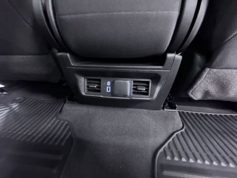 Used 2022 Chevrolet Silverado 1500 LT image 38