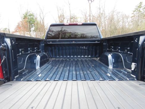 Used 2023 Chevrolet Silverado 1500 LT AWD/4WD image 17