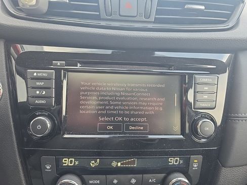 Used 2019 Nissan Rogue SL w/ Premium Package image 24