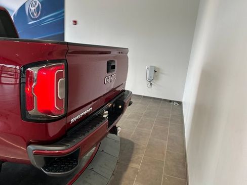 Used 2018 GMC Sierra 1500 Denali w/ Denali Ultimate Package AWD/4WD image 5