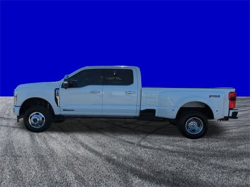 Used 2024 Ford F350 Platinum w/ FX4 Off-Road Package image 7