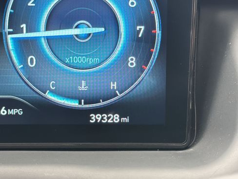 Used 2024 Hyundai Tucson Limited FWD image 19