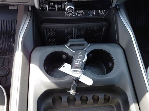 New 2026 RAM 1500 Laramie AWD/4WD image 30