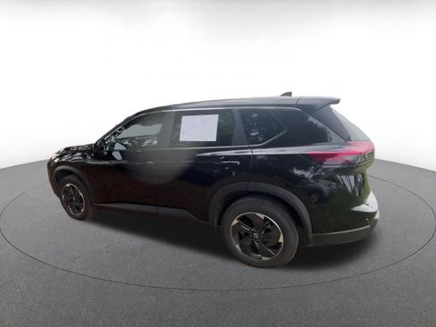 Used 2025 Nissan Rogue SV AWD/4WD image 10