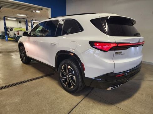 Certified 2025 Buick Enclave Sport Touring image 2