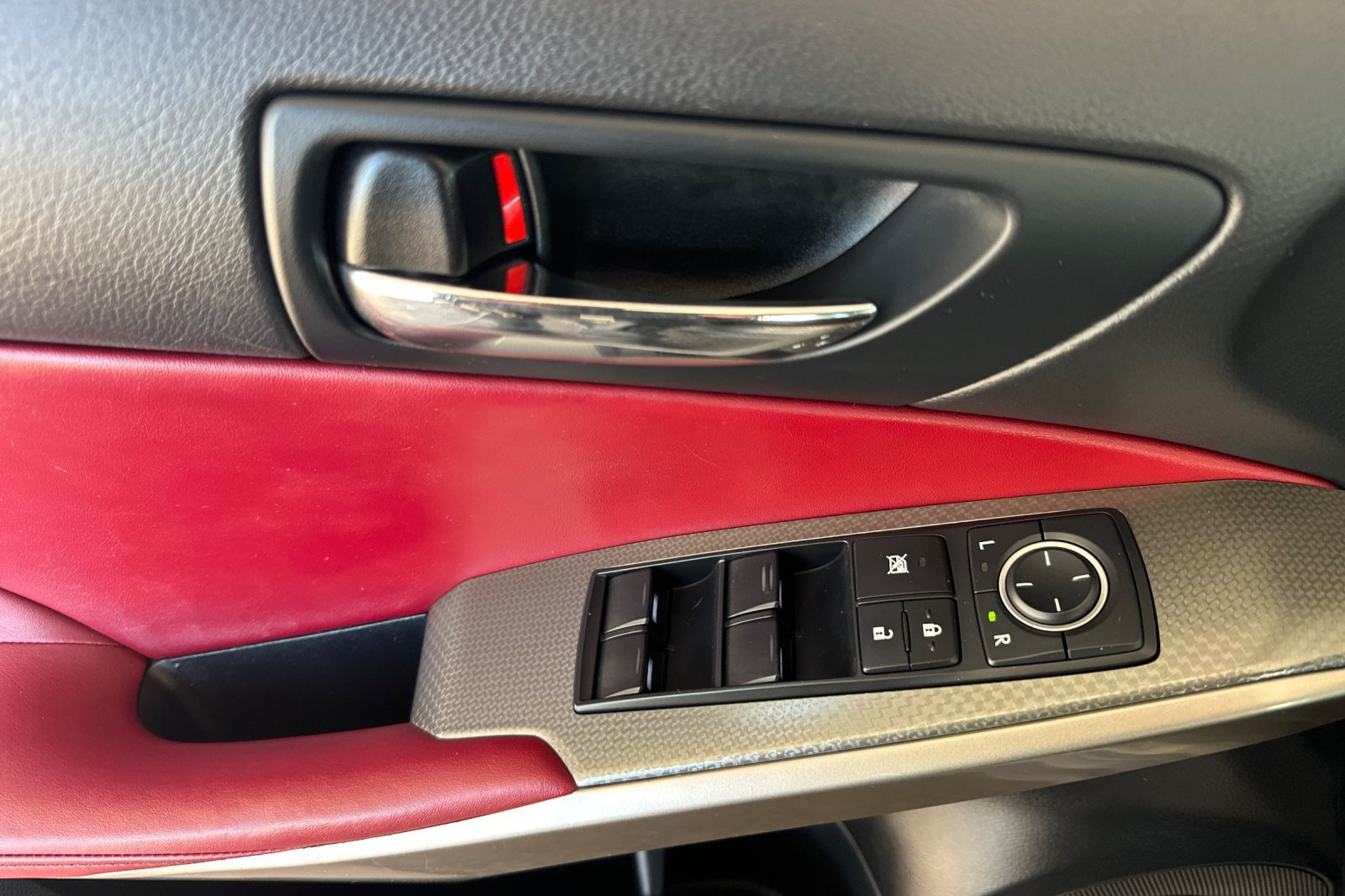 Used 2016 Lexus IS 350 w/ F Sport Package RWD image 8