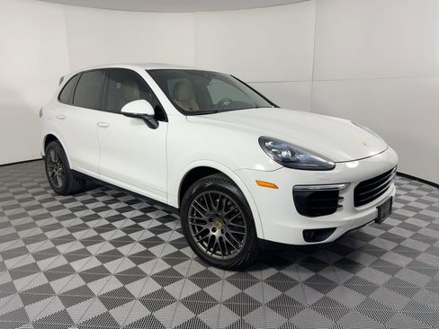 Certified 2018 Porsche Cayenne Platinum Edition image 7