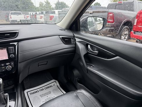 Used 2019 Nissan Rogue SL FWD image 20