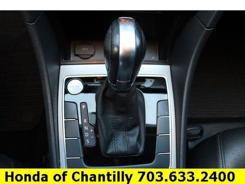 Used 2020 Volkswagen Passat 2.0T SE w/ Sunroof Package image 18