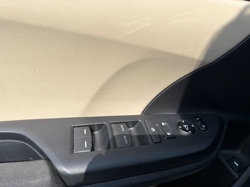 Used 2019 Honda Civic LX image 12
