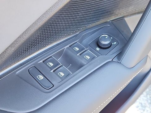 New 2026 Volkswagen Tiguan SE AWD/4WD image 17