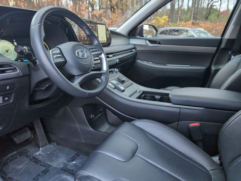 Used 2023 Hyundai Palisade SEL w/ Premium Package image 16