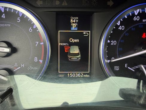 Used 2014 Toyota Highlander XLE AWD/4WD image 24