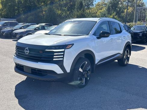 New 2026 Nissan Kicks SR FWD image 3