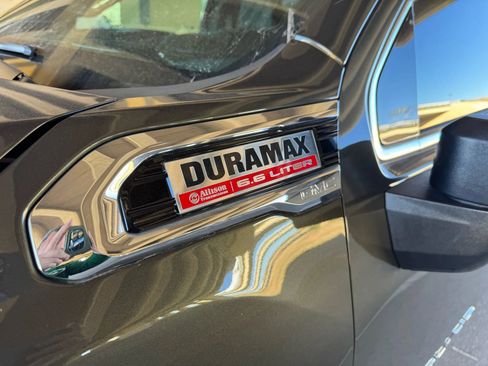 Used 2022 GMC Sierra 2500 Denali image 8