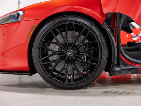 Used 2023 McLaren GT image 19