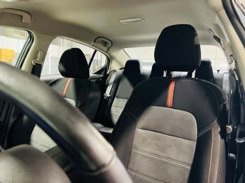 Used 2024 Nissan Sentra SR FWD image 3