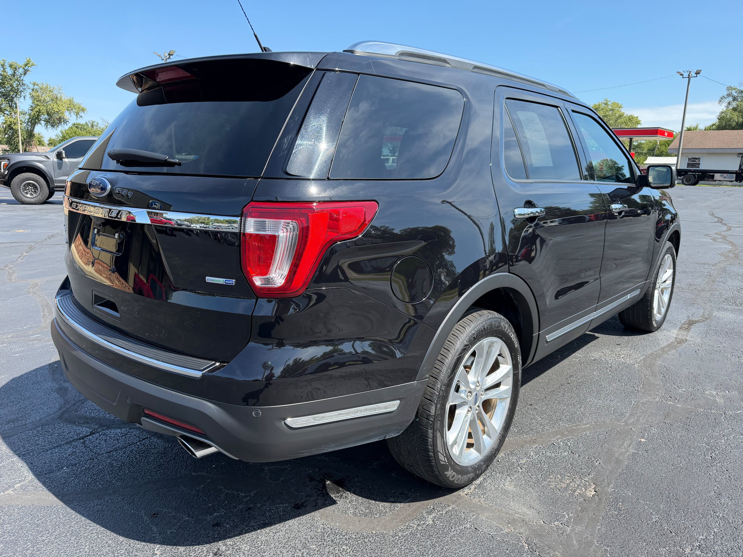 Used 2019 Ford Explorer Limited AWD/4WD image 8