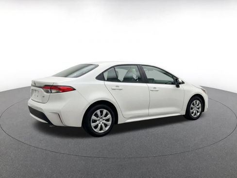 Used 2025 Toyota Corolla LE FWD image 9