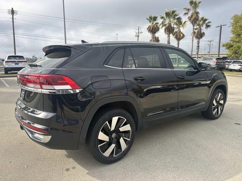 Used 2024 Volkswagen Atlas Cross Sport SE image 5